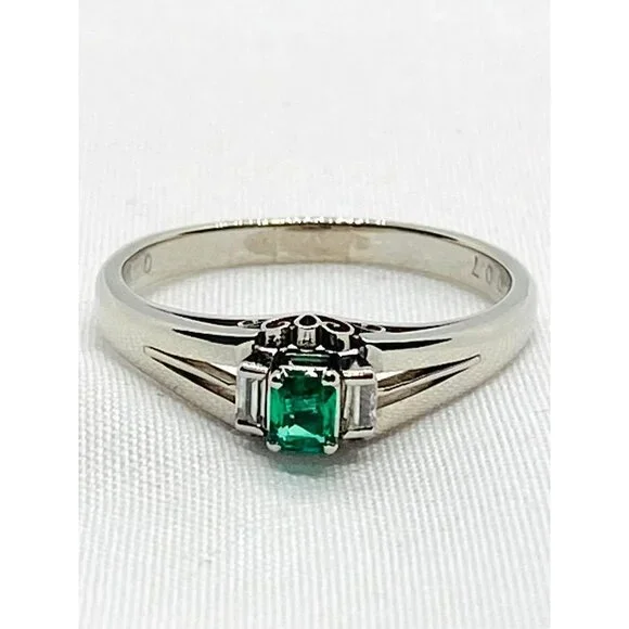 Platinum Emerald Diamond Ring Size 7